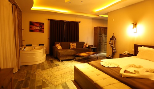 Exclusive-Suite