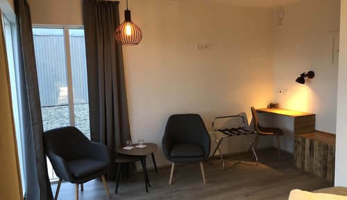 Doppel- oder Zweibettzimmer, eigenes Bad