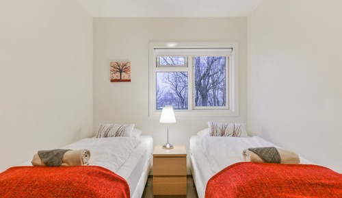 Doppel- oder Zweibettzimmer, Gemeinschaftsbad