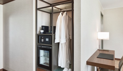 Junior-Suite, 1 King-Bett und Schlafsofa, Poolblick