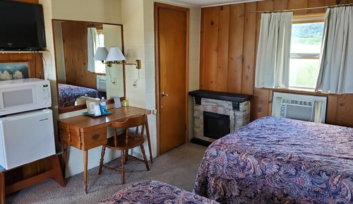 Economy-Doppelzimmer, 2 Doppelbetten