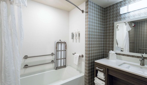 Suite, 1 King-Bett, barrierefrei (Hearing)