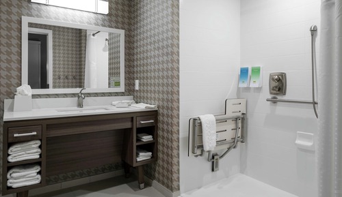 Studio, 1 King-Bett, barrierefrei (Mobility & Hearing, Roll-In Shower)