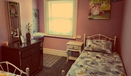 Einzelzimmer (Room 7)