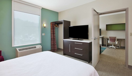 Suite, 1 Queen-Bett, barrierefrei (Roll-In Shower)