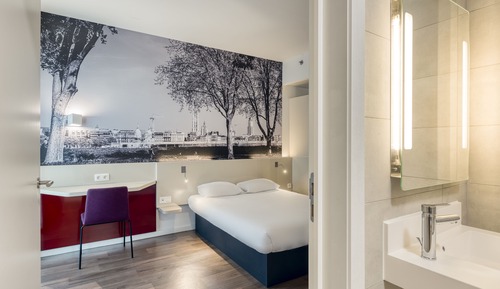 Basic-Doppelzimmer, 1 Doppelbett, rollstuhlgeeignete Dusche