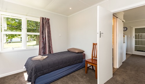 Waitangi Beach Bach 30A