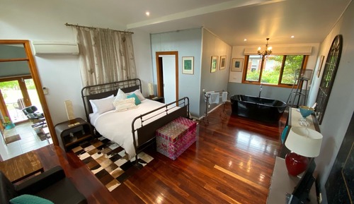 Romantische Villa, 1 King-Bett, Badewanne, Talblick