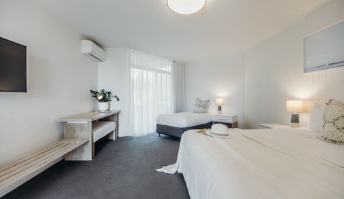 Classic-Dreibettzimmer, Gartenblick