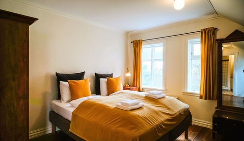 Doppel- oder Zweibettzimmer