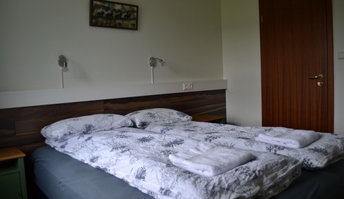 Doppel- oder Zweibettzimmer, Gemeinschaftsbad