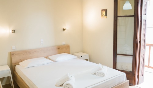 Standard-Zweibettzimmer, 1 King-Bett, Balkon, Blick auf den Innenhof