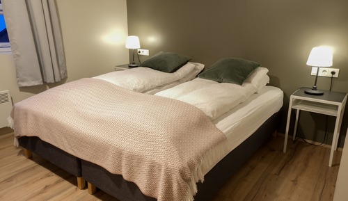 Doppel- oder Zweibettzimmer, eigenes Bad