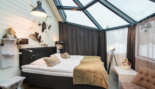 Premium Igloo with outdoor hot tub