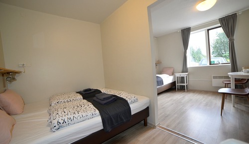 Dreibettzimmer, Gemeinschaftsbad