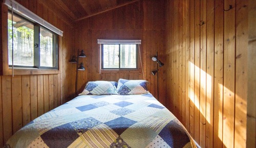 Standard-Ferienhaus, eigenes Bad, Seeblick (7 Dogwood Cottage #7)