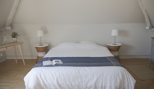 Familienhaus, 2 Schlafzimmer, 2 Bäder, zum Garten hin
