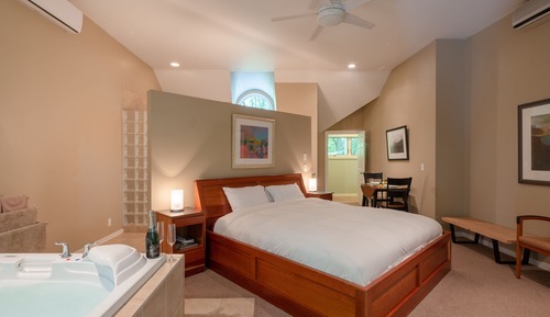 Deluxe-Suite, 1 King-Bett, Whirlpool