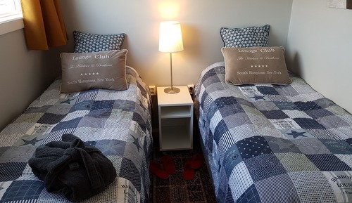 Economy-Zweibettzimmer, 2 Einzelbetten, Gemeinschaftsbad, Meerblick