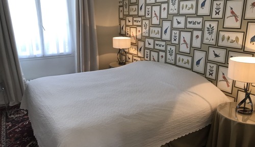Standard-Doppel- oder -Zweibettzimmer