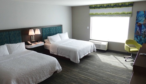 Zimmer, 2 Queen-Betten, barrierefrei, Badewanne (Mobility & Hearing)