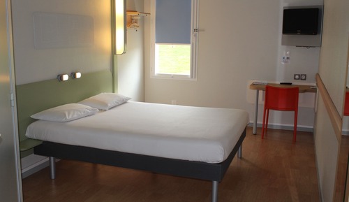 Dreibettzimmer, Mehrere Betten