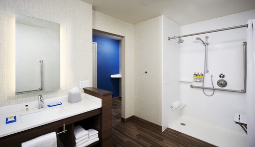 Standardzimmer, 1 King-Bett, barrierefrei (Mobility, Roll In Shower)