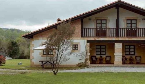 Familien-Ferienhaus, eigenes Bad, Gartenblick (Agua)