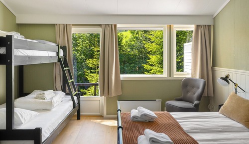 Standard-Vierbettzimmer, 1 Schlafzimmer, Balkon, Flussblick