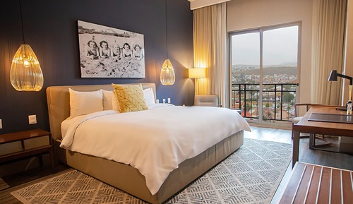 Premium Mountain View King Room