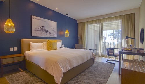 Deluxe Plus Ocean View 1 King Bed