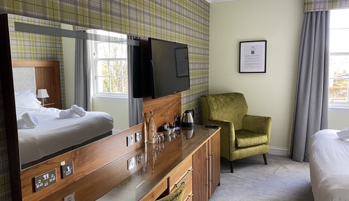 Deluxe-Doppel- oder -Zweibettzimmer