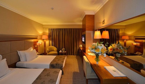 Standard-Doppel- oder -Zweibettzimmer