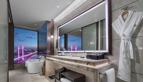 Classic-Zimmer, 1 King-Bett, Zutritt zur Club Lounge, Flussblick (High Floor)