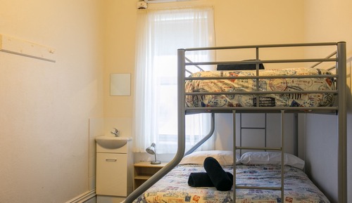Familienzimmer, Gemeinschaftsbad