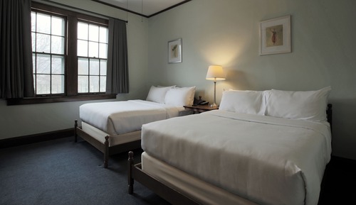 Historic Hotel (Accessible by Stairs) - One Double One Twin