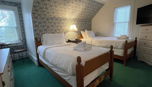 Historic Hotel (Accessible by Stairs) - Two Twins - Shared Bath