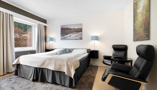 Superior-Doppel- oder -Zweibettzimmer