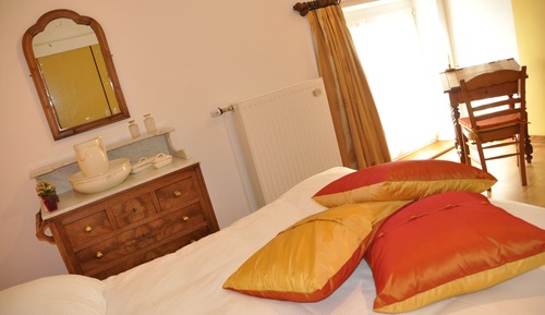 Doppelzimmer, mit Bad (Mirabelle Poire)