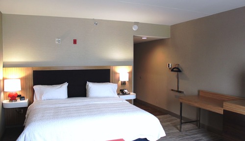 Zimmer, 1 King-Bett, barrierefrei (Hearing)