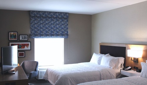 Zimmer, 2 Queen-Betten, Kühlschrank