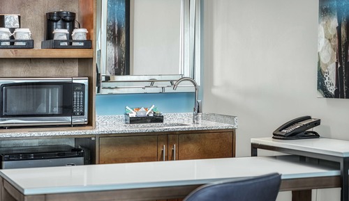 Suite, 2 Queen-Betten, barrierefrei (Hr Acc Roll-In Shower)