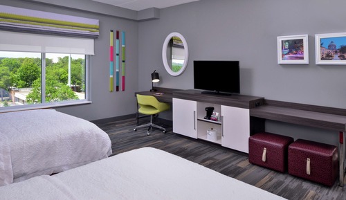 Zimmer, 2 Queen-Betten, barrierefrei (Hearing)