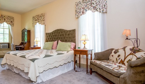 Zimmer, eigenes Bad (Abby's Hideaway (Springfield))