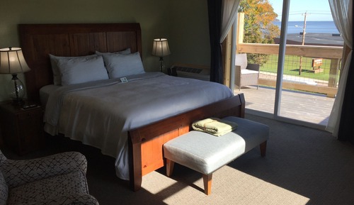 Zimmer, 1 King-Bett, Balkon, Buchtblick (Room 15)