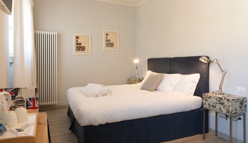 Doppel- oder Zweibettzimmer