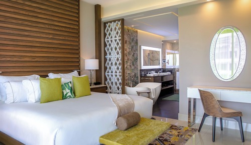 One Bedroom Suite + $80 Daily Resort Credit