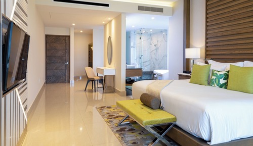 Three Bedroom Ocean Front + $150 Daily Resort Credit
