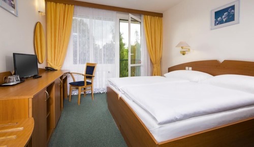 Standard-Doppel- oder -Zweibettzimmer