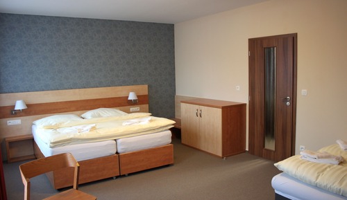 Superior-Doppel- oder -Zweibettzimmer